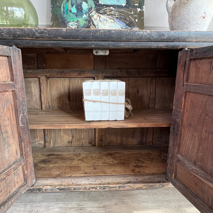 Antique Elm Black Cabinet | Fonteyn