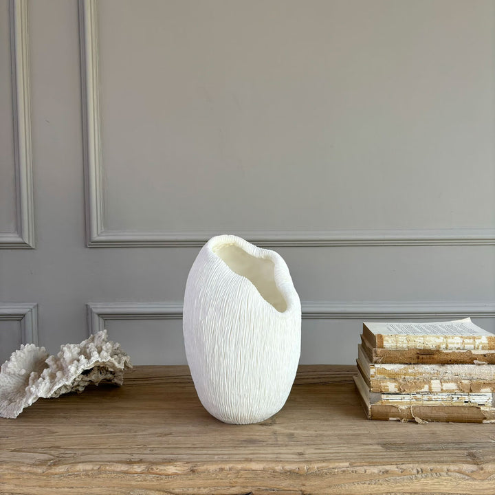 Coral nest textured vase