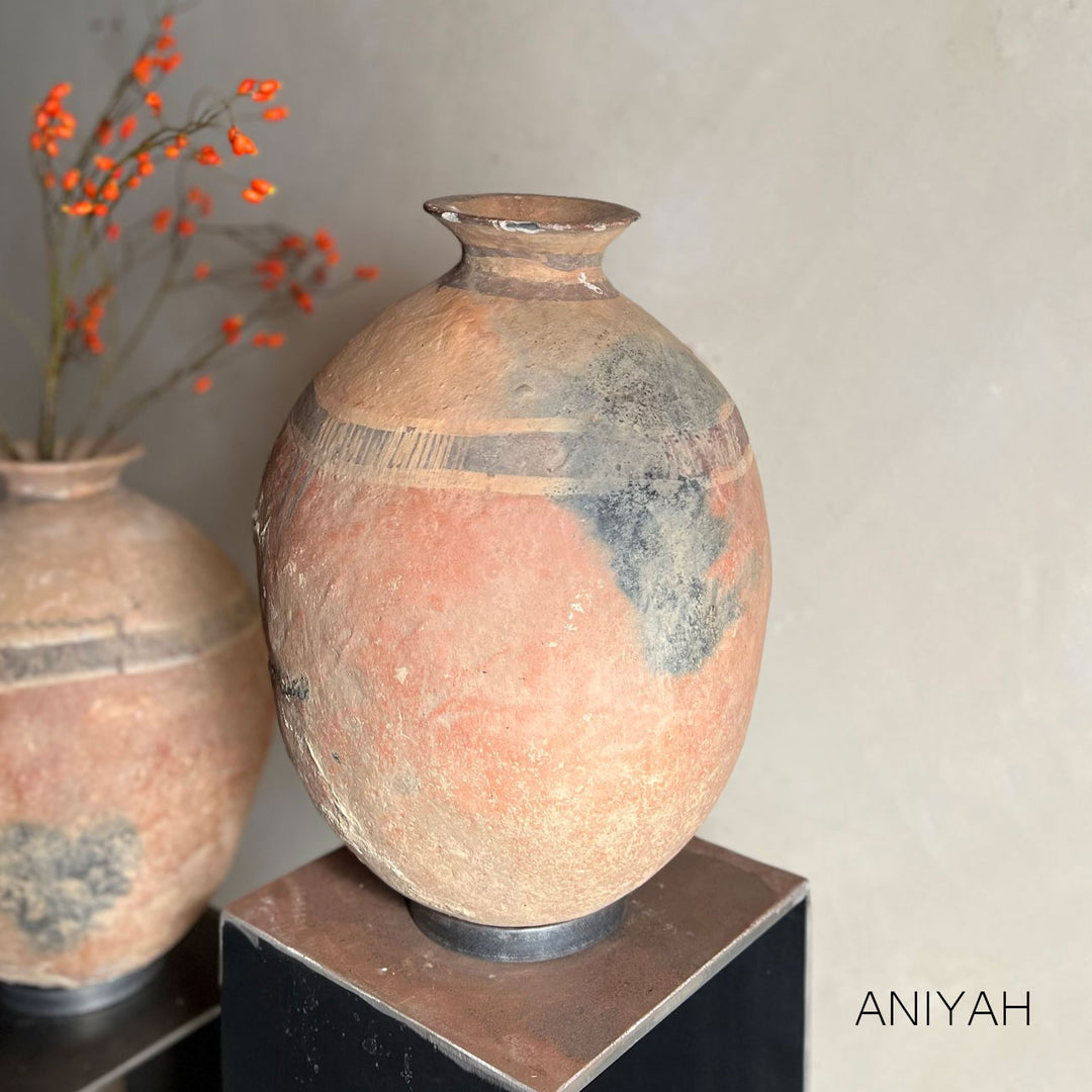 Large antique African urn Aniyah