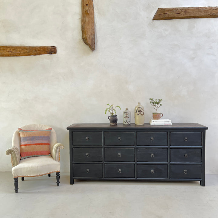 Large reclaimed chest of drawers black | Gisella