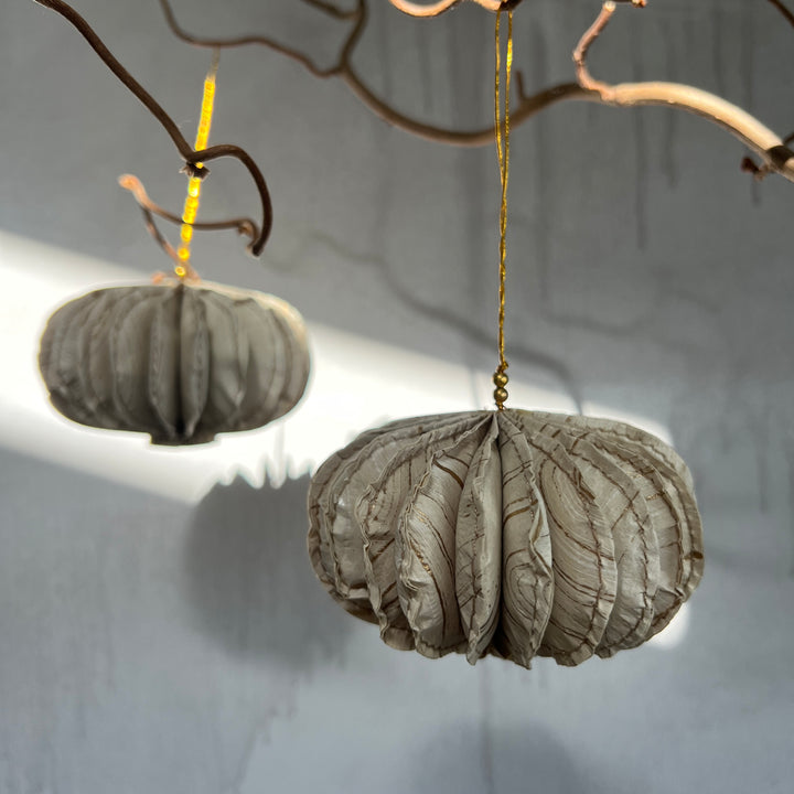 Marbled Paper Decoration | Antique White