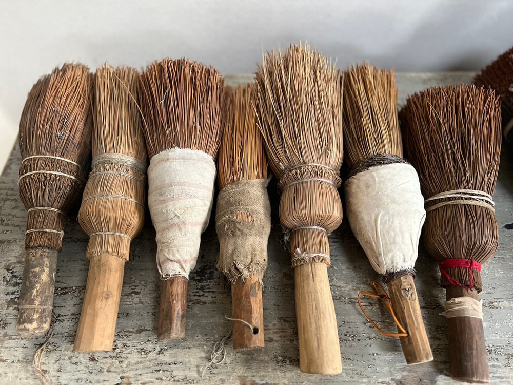 Antique deals Brush