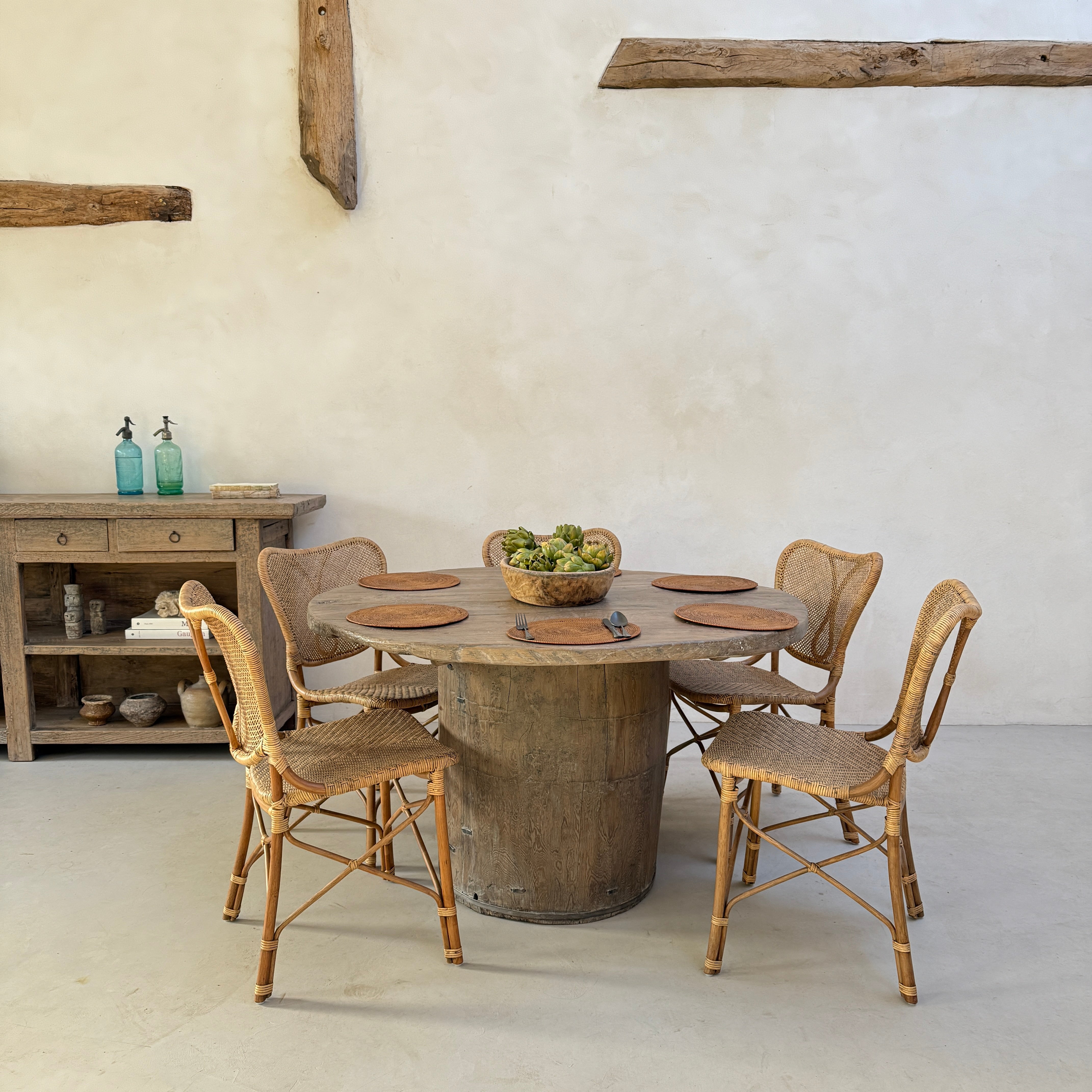 Rustic Timber Round Dining Table | Harrogate – Home Barn