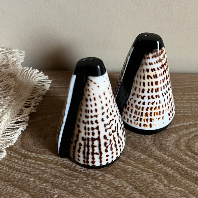 Shell salt and Pepper set