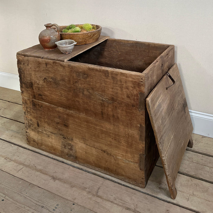 Antique rustic merchants trunk | Cressida