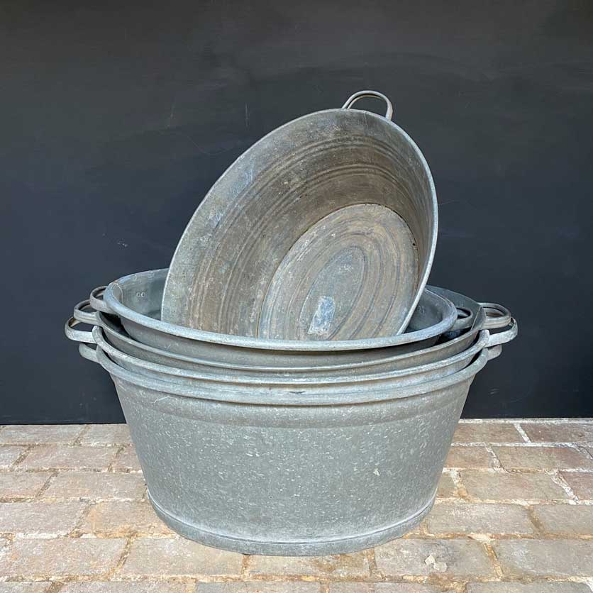 EXTRA LARGE VINTAGE GALVANISED TIN BATH | ROUND