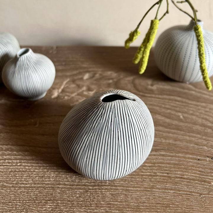 Handmade ceramic vase | Medium grey stripe