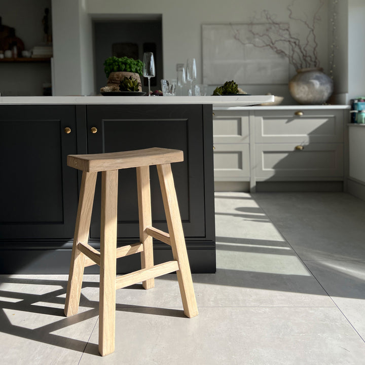 Rustic Reclaimed Wood Bar Stool single stool close up