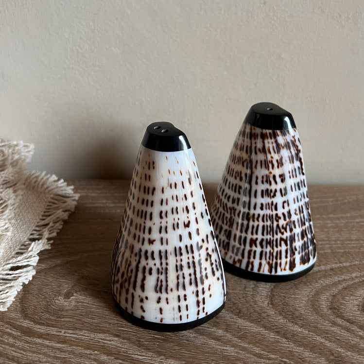 Shell salt and Pepper set