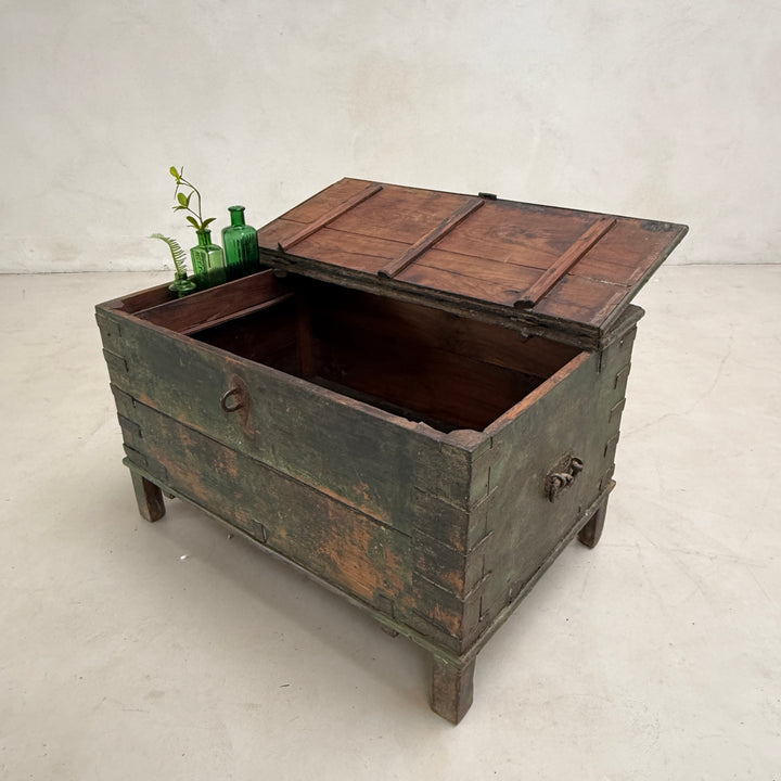 Antique Dark Green Blanket Box | Clandon