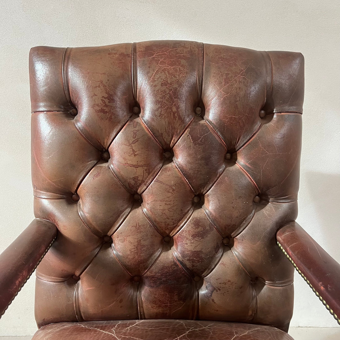Vintage Mahogany Leather Gainsborough Swivel Chair | Oswald