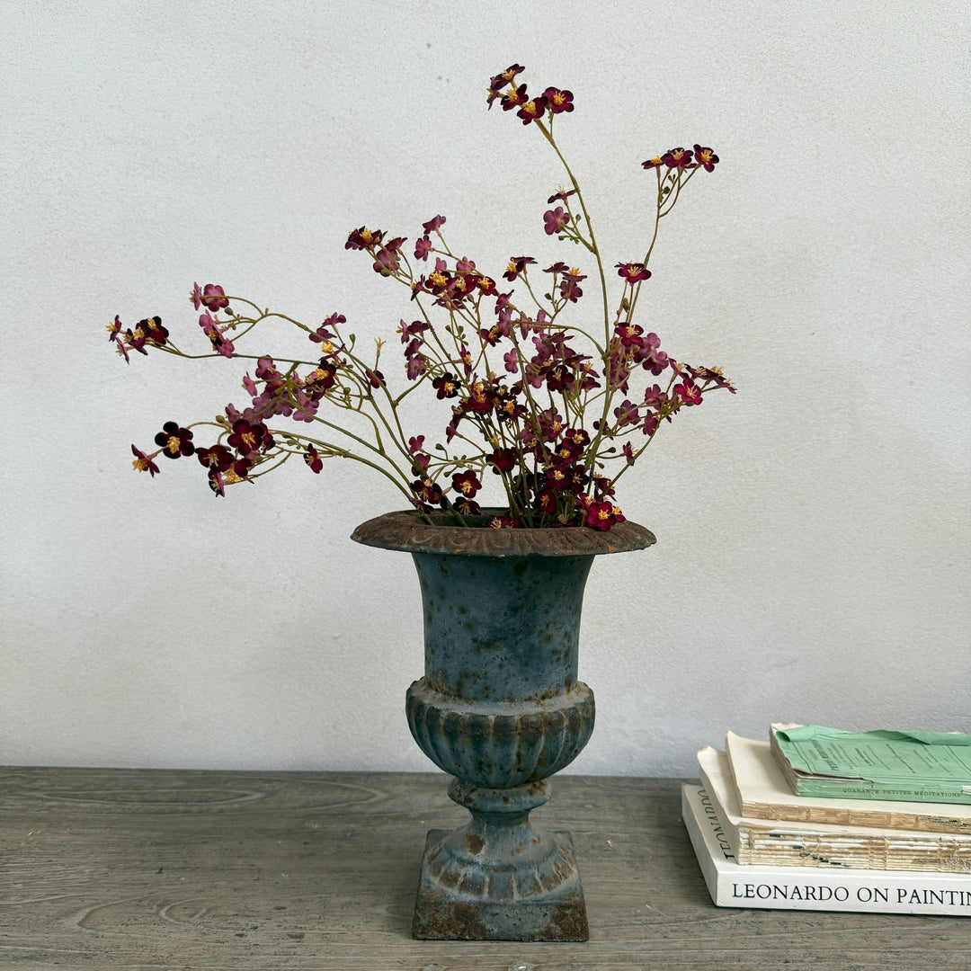 Antique cast iron urn | Savanna