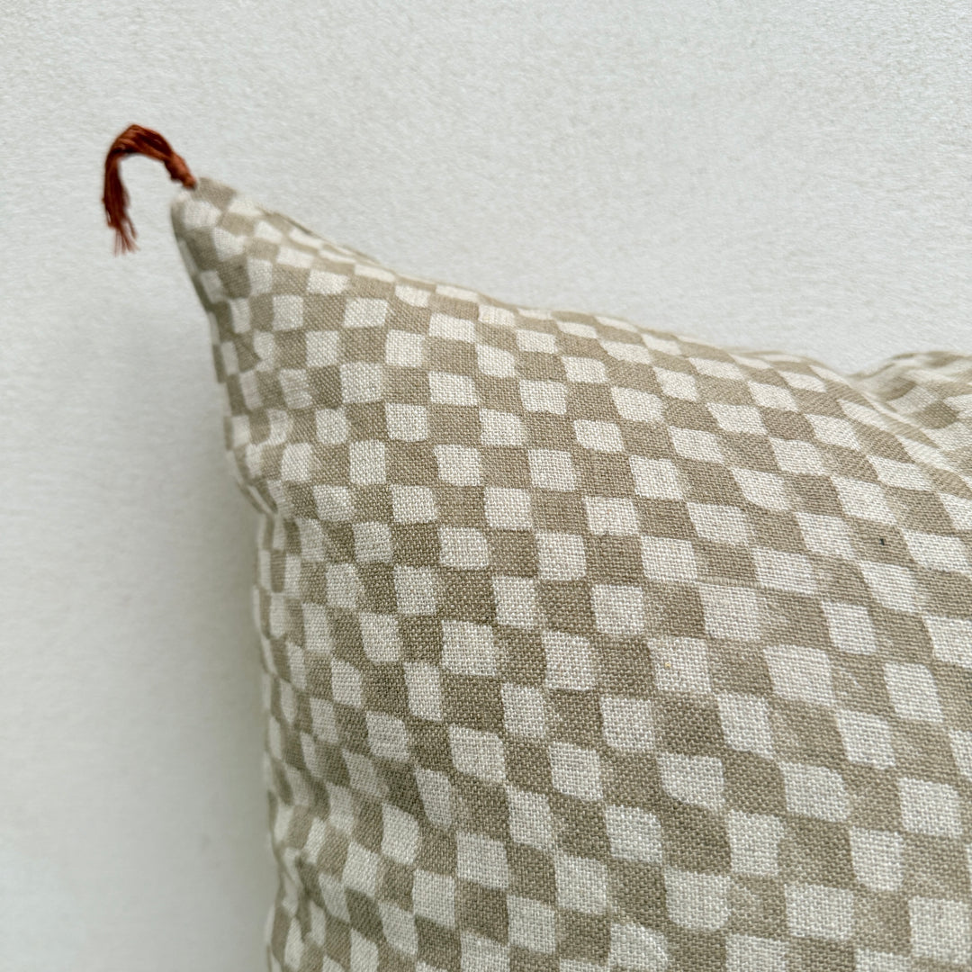 Linen cushion chequerboard design | 60x40cm