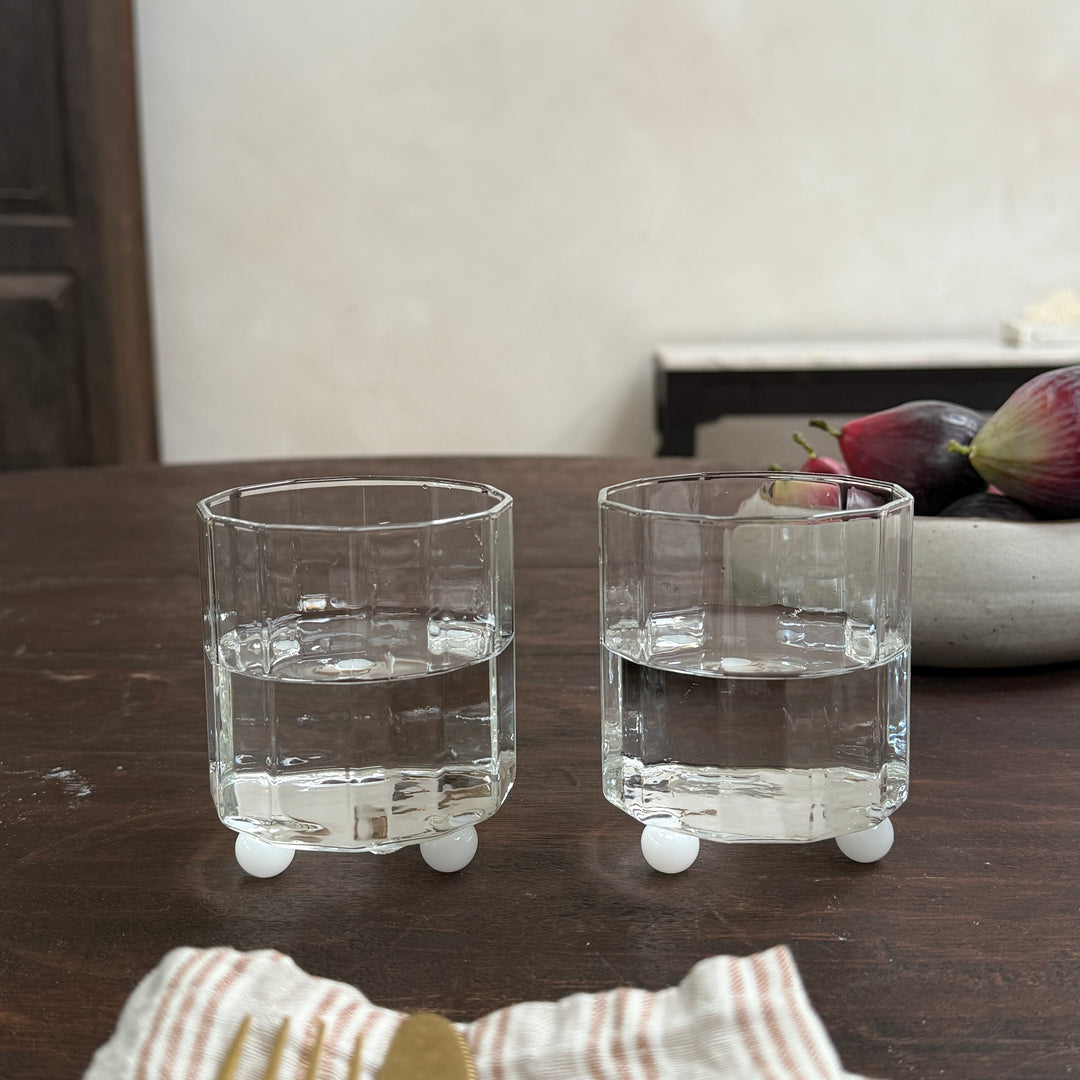 Clear decagon drinking glass | ball feet