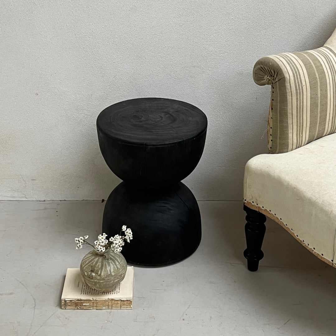 Round wooden black side table | Nova