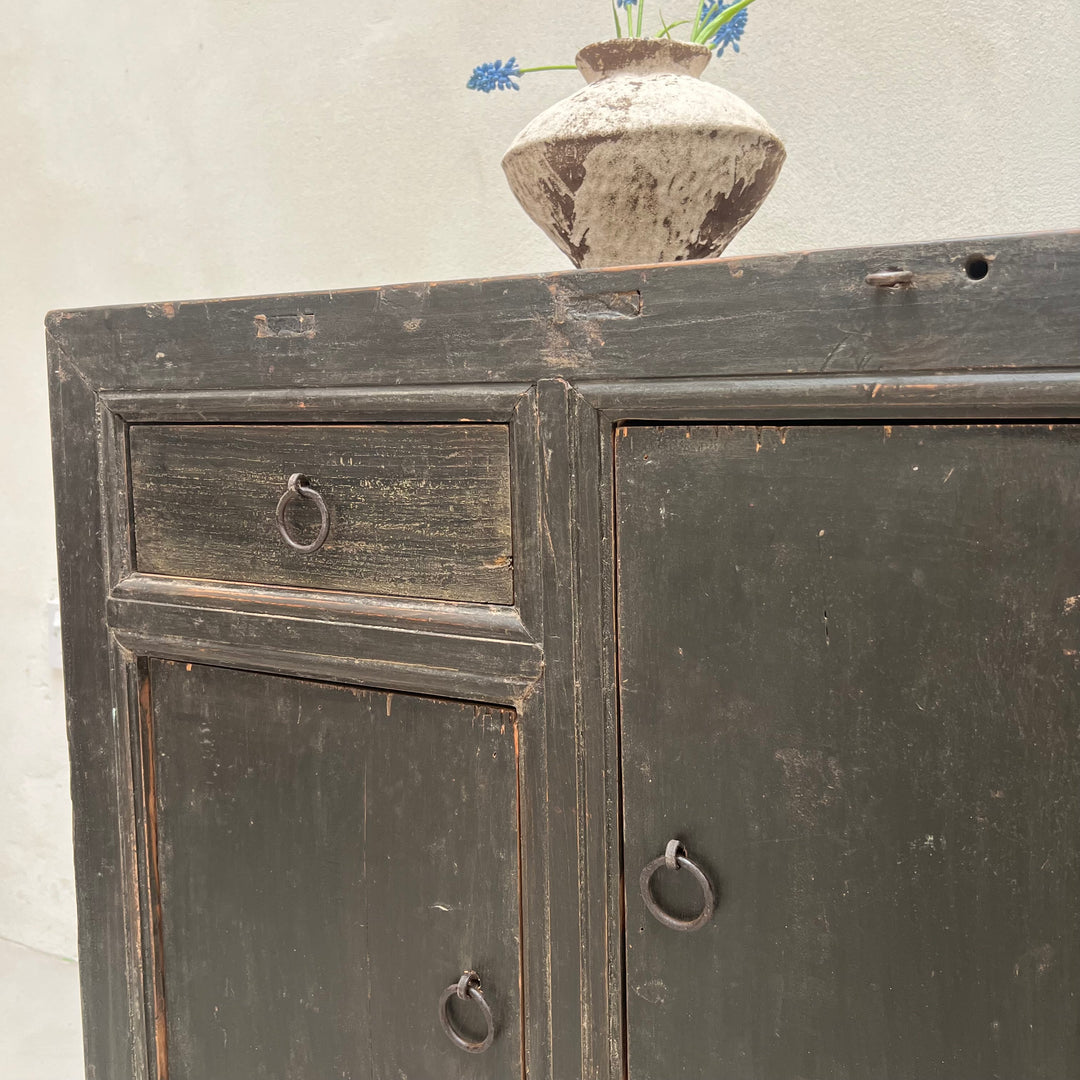Antique black sideboard Trayi