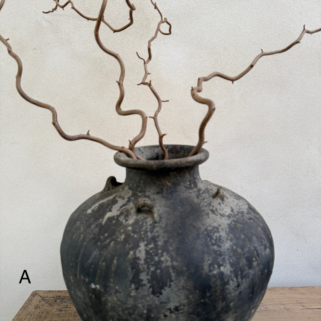 Rare Antique Sawankhalok Urn | medium