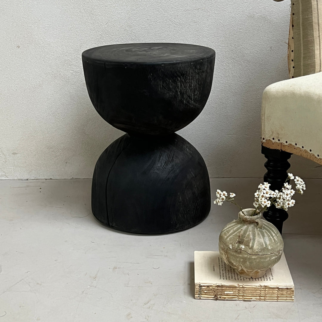 Round wooden black side table | Nova