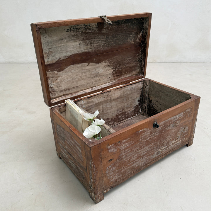 Antique distressed Blanket Box | Horsham