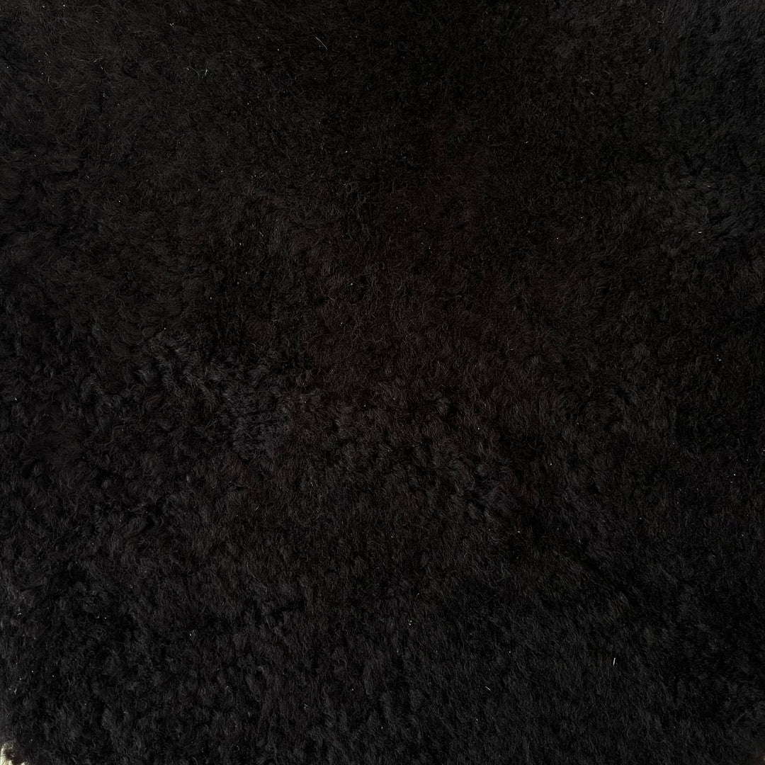 Round sheepskin seat topper | Dark Brown
