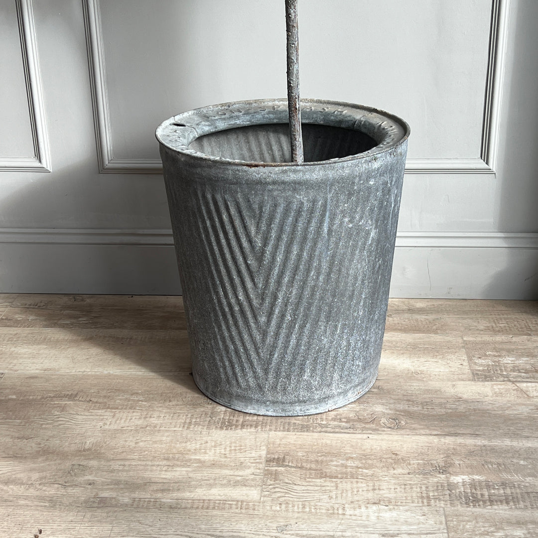 Vintage Dolly tub planter No:2