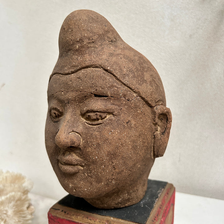 Antique terracotta bust of man | Suarti