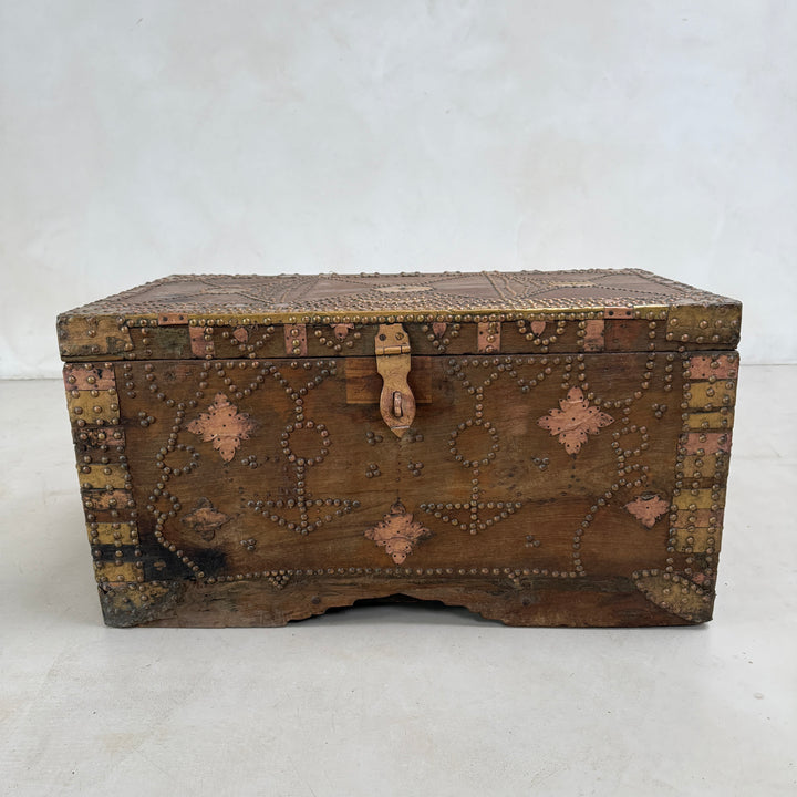 Antique Studded Blanket box | Shere