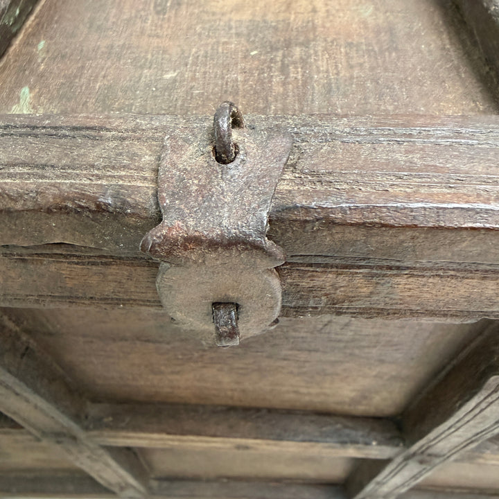 Ancient Merchants Chest | Albury