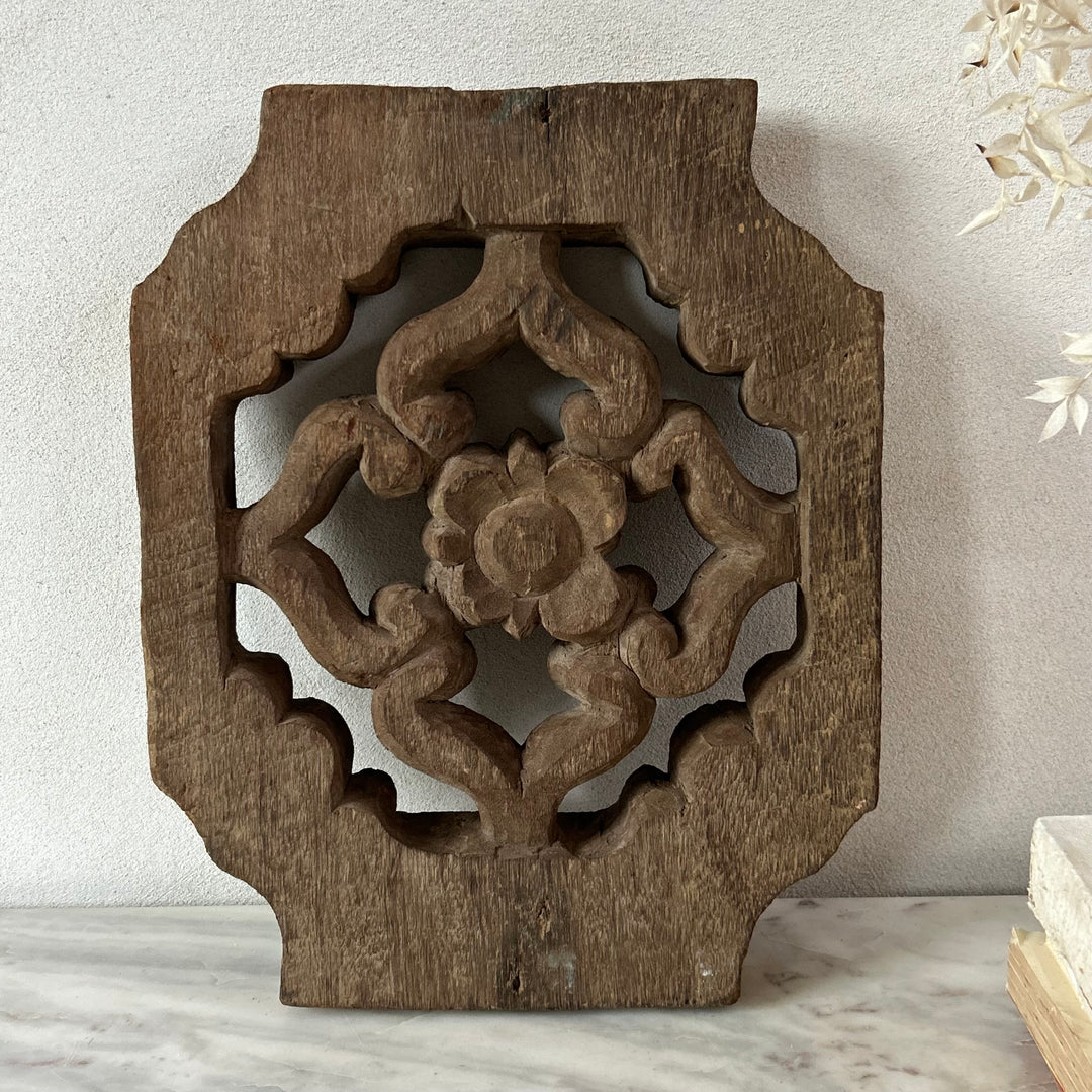 Antique Wood Carving Artwork Aulia
