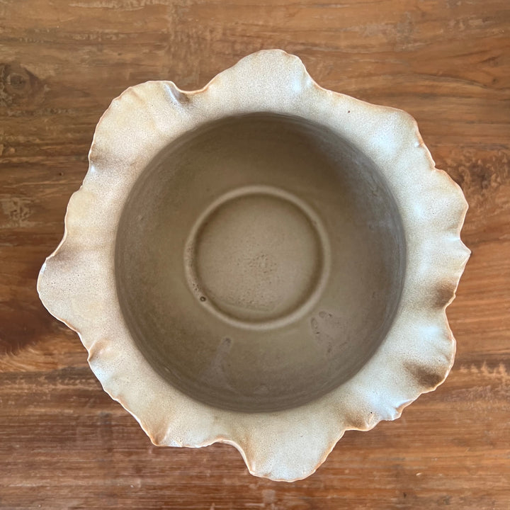 Petal edge stoneware plant pot