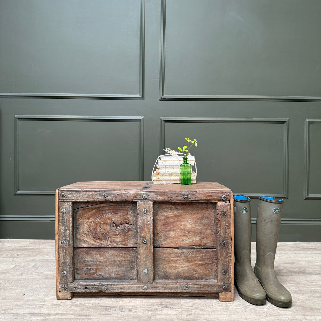 Vintage Studded Blanket Box | Bosham