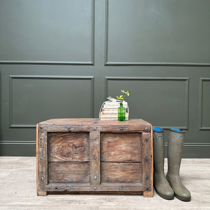 Vintage Studded Blanket Box | Bosham