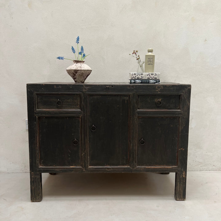 Antique black sideboard Trayi