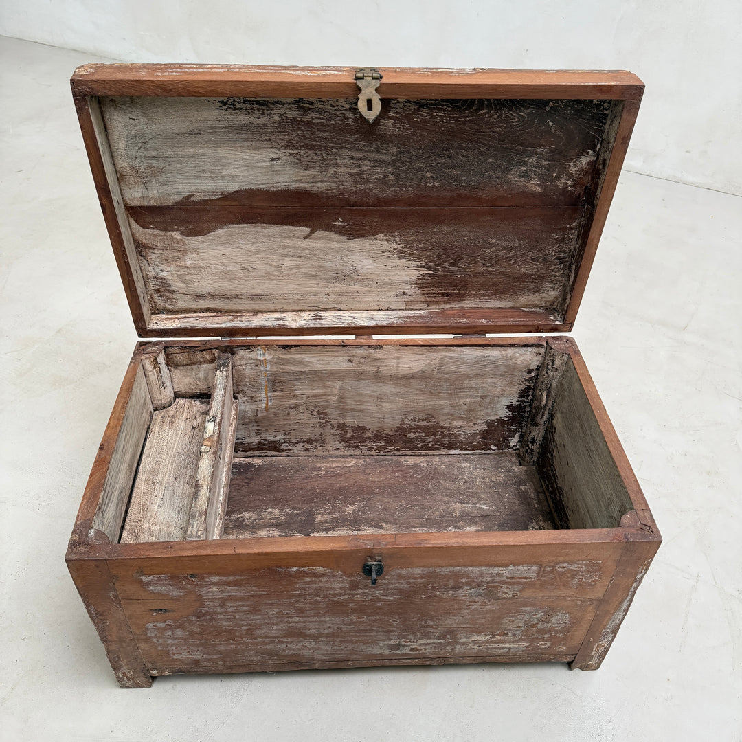 Antique distressed Blanket Box | Horsham