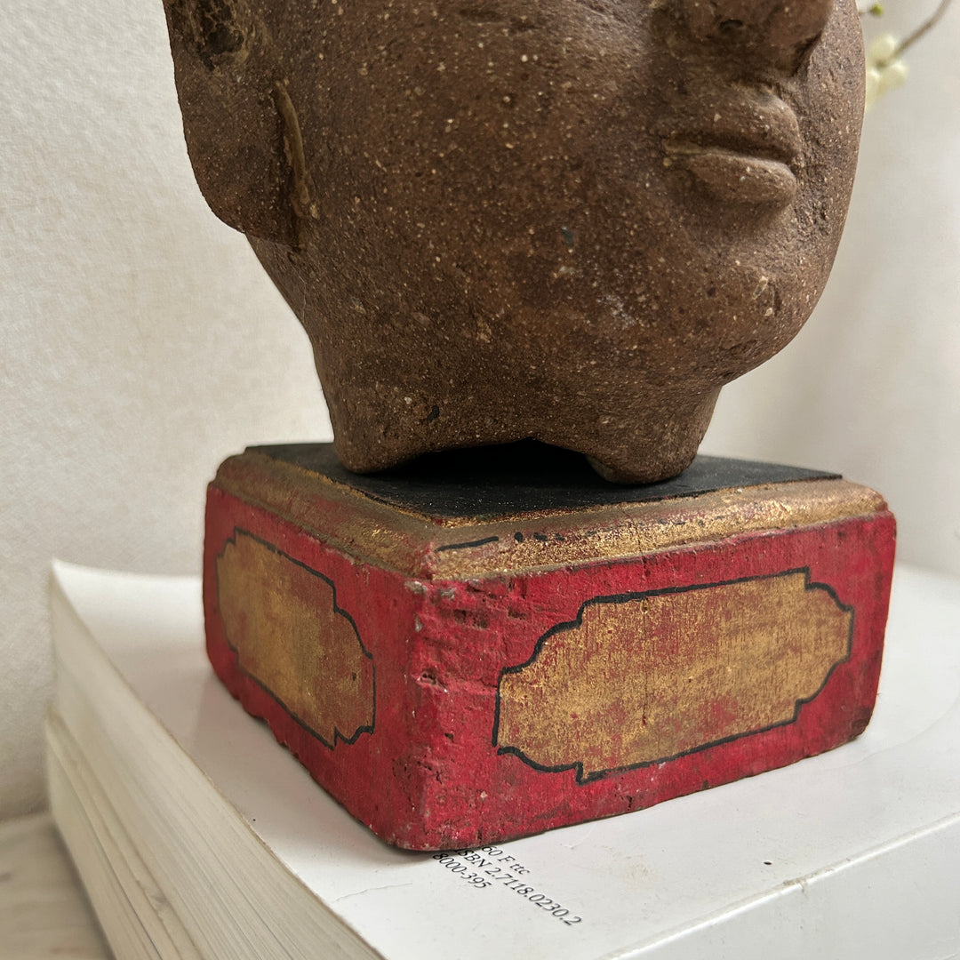 Antique terracotta bust of man | Suarti