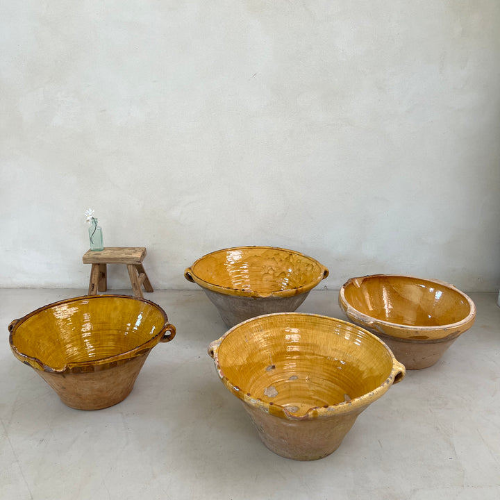 Antique pale ochre passata bowl