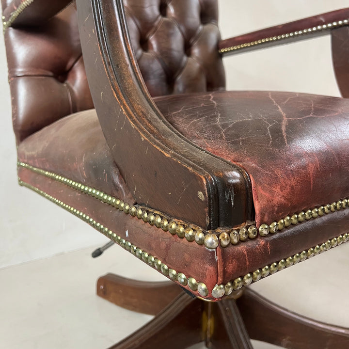 Vintage Mahogany Leather Gainsborough Swivel Chair | Oswald