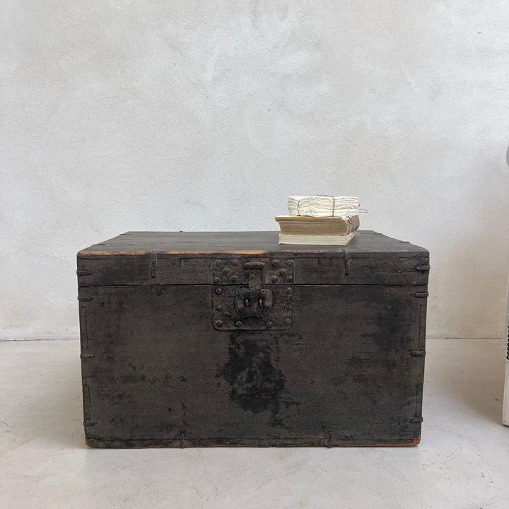 Antique black blanket box storage trunk | Copeland