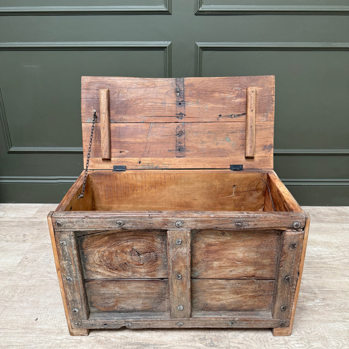 Vintage Studded Blanket Box | Bosham