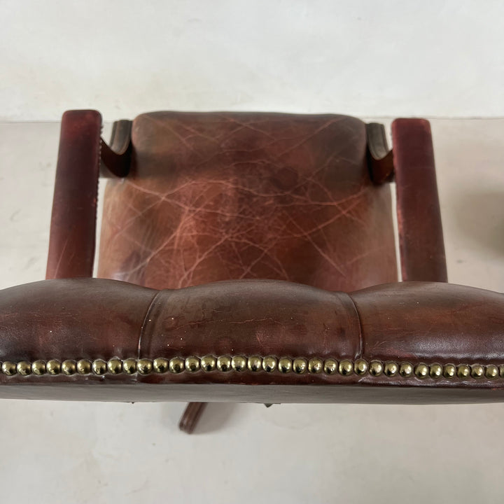 Vintage Mahogany Leather Gainsborough Swivel Chair | Oswald