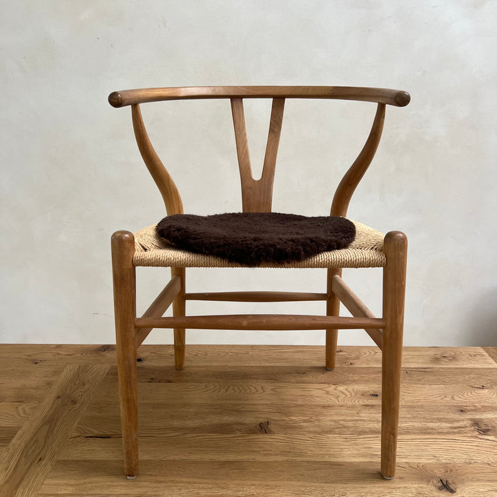 Round sheepskin seat topper | Dark Brown