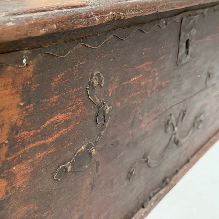 Small Antique Blanket Box | Violet