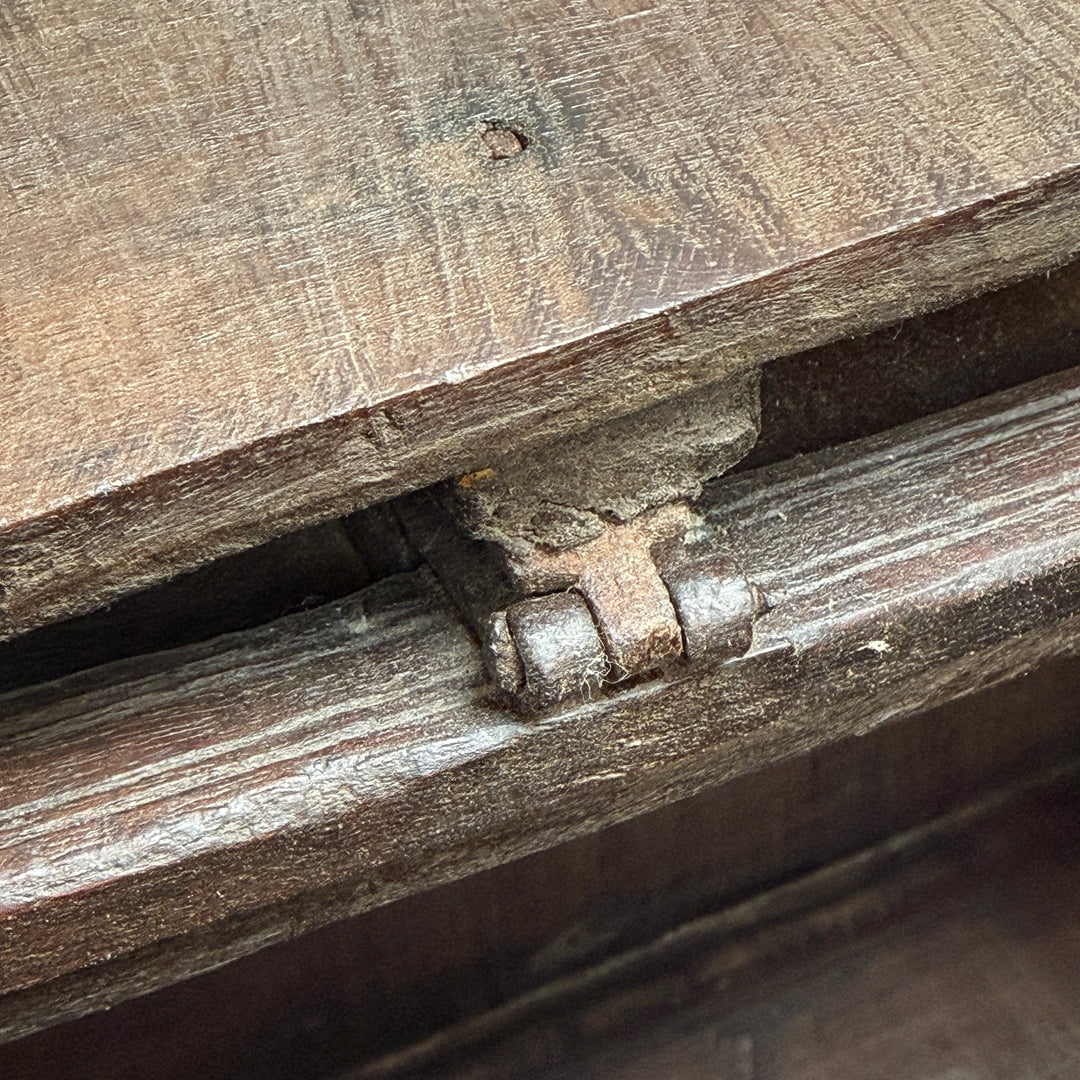 Ancient Merchants Chest | Albury