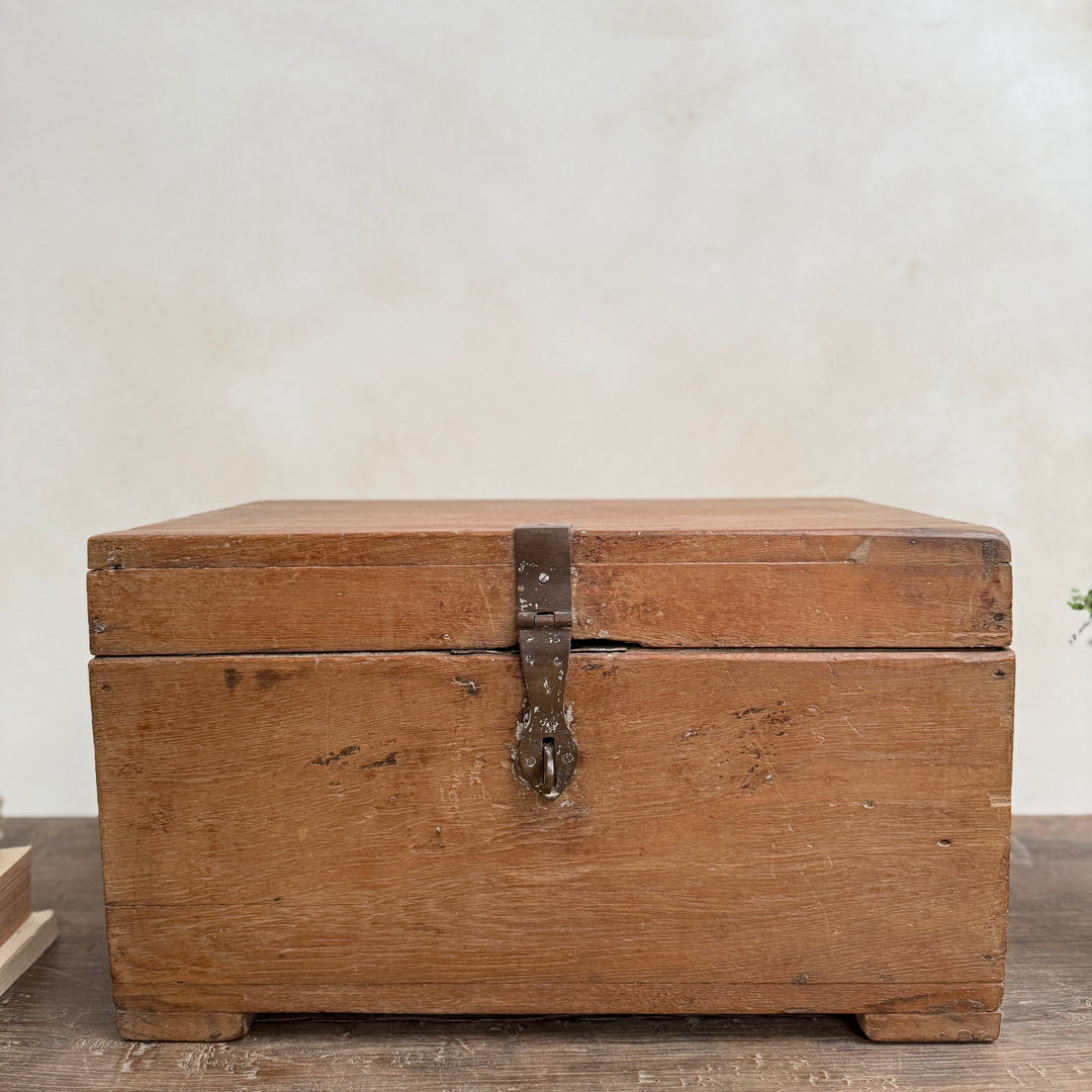 Antique watchmaker&