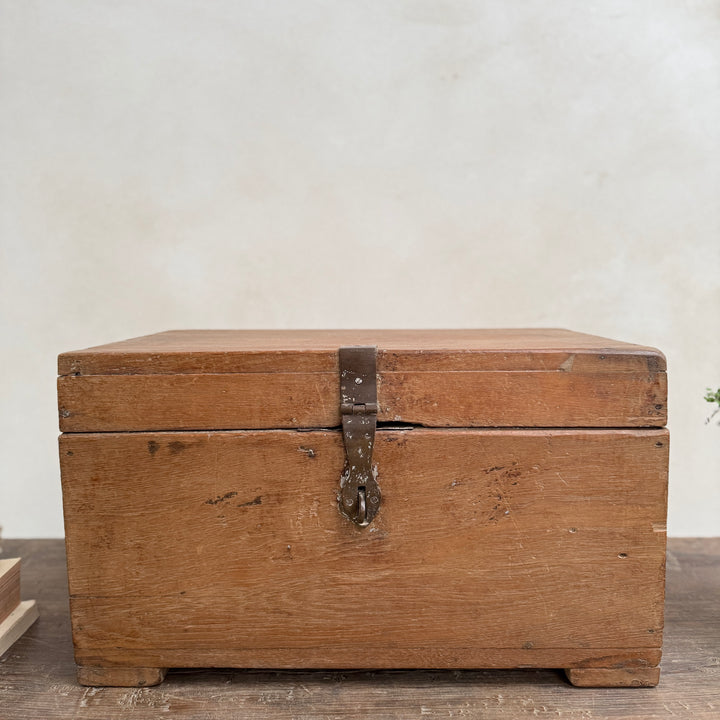 Antique watchmaker&