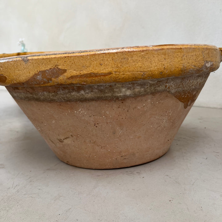 Antique pale ochre passata bowl