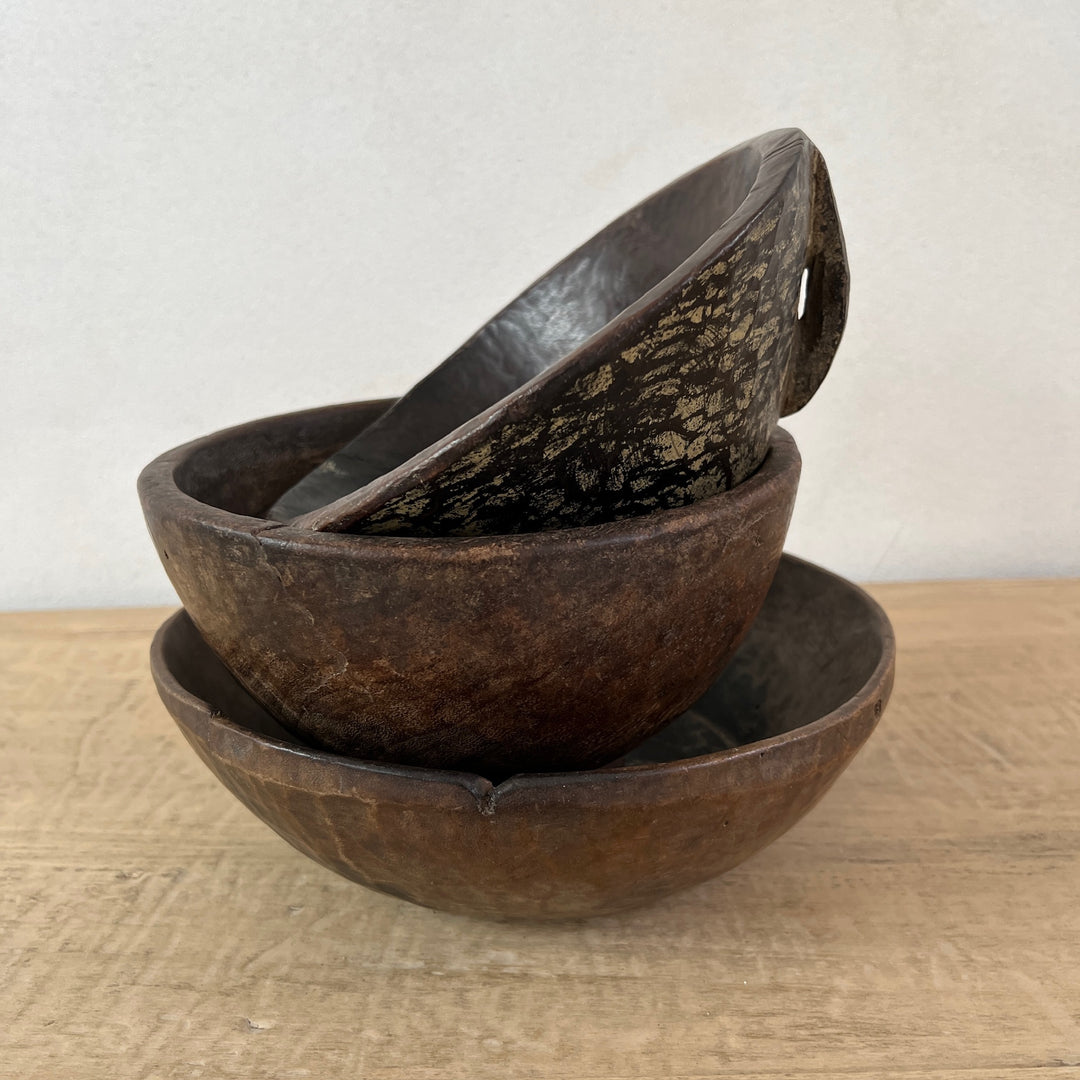 Antique African wooden bowl | Belkis details