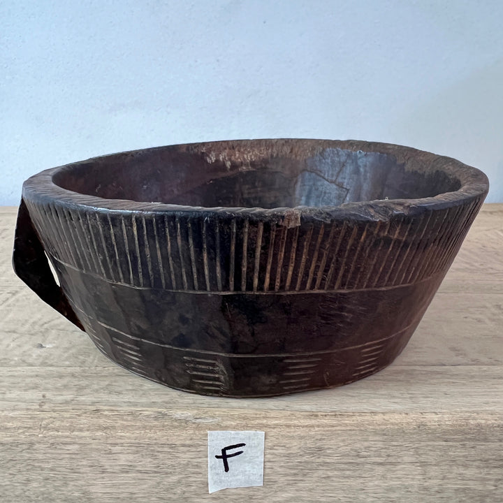 Antique African wooden bowl | Wubette F