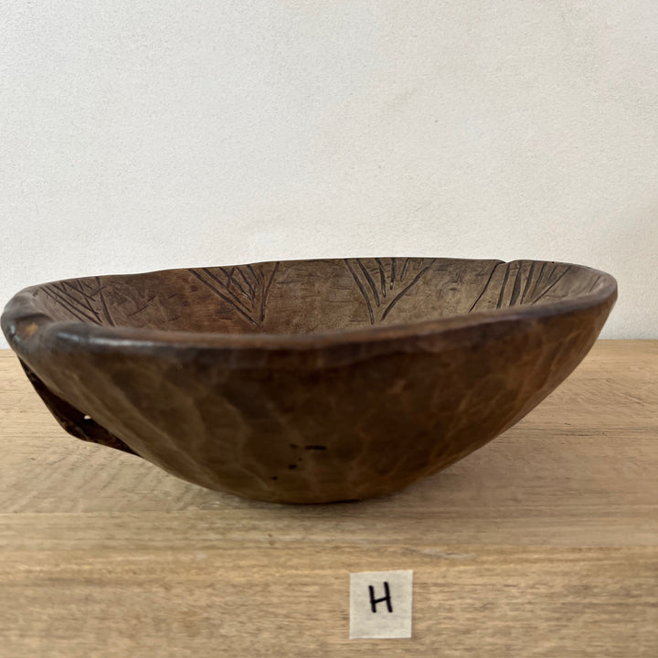 Antique African wooden bowl | Wubette H