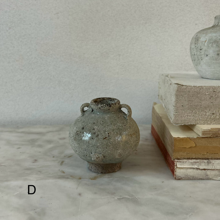 Antique Ming Dynasty miniature vase Yasmin